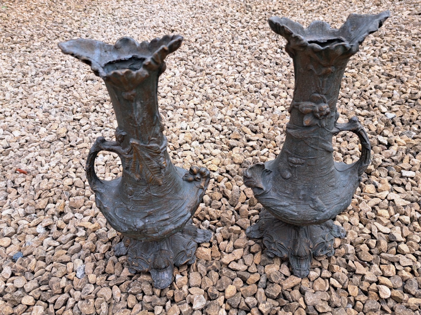 Ensemble de vases décoratifs, Enlèvement