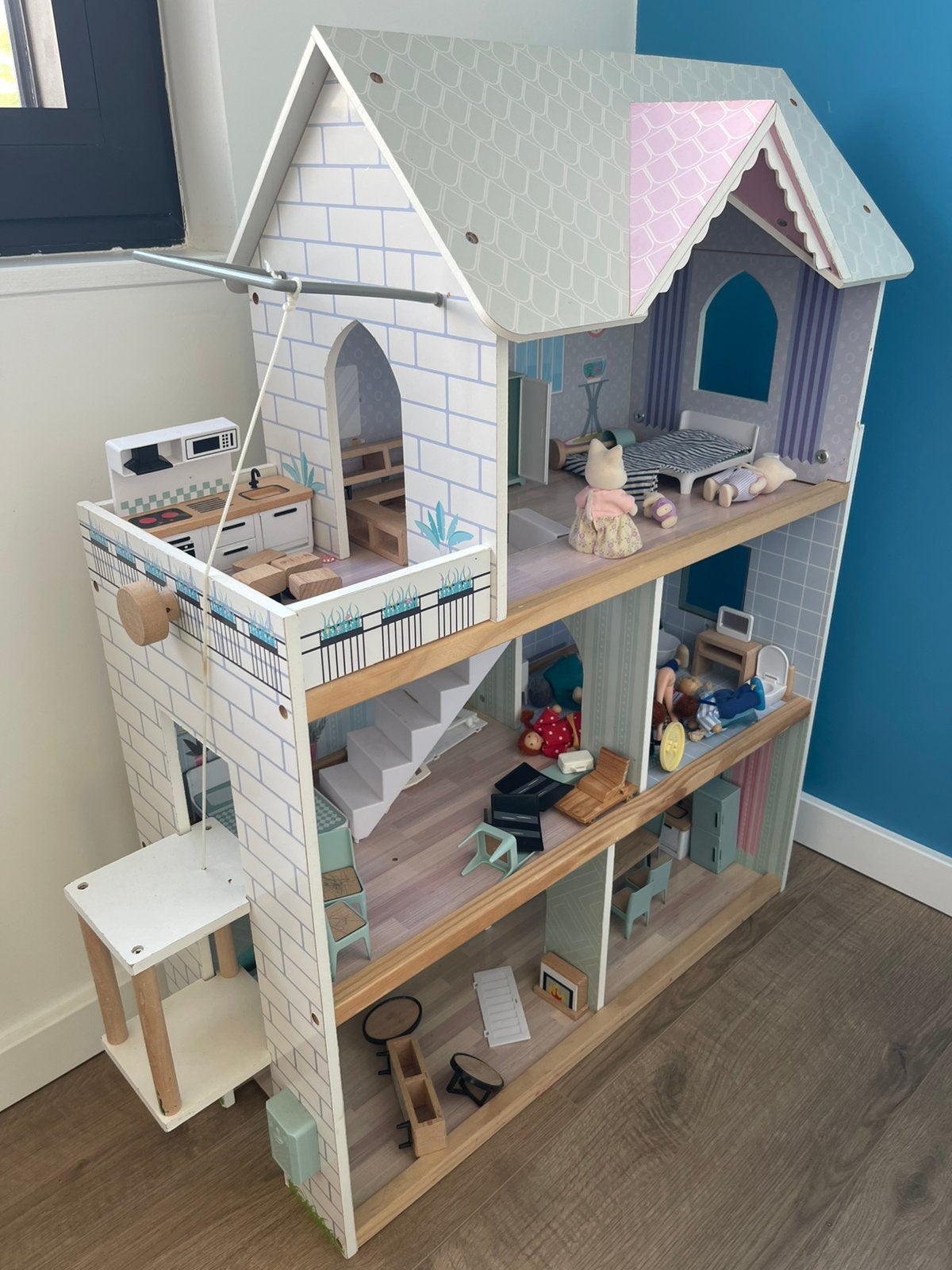 Poppenhuis + toebehoren, Kinderen en Baby's, Speelgoed | Poppenhuizen, Ophalen, Gebruikt, Poppenhuis