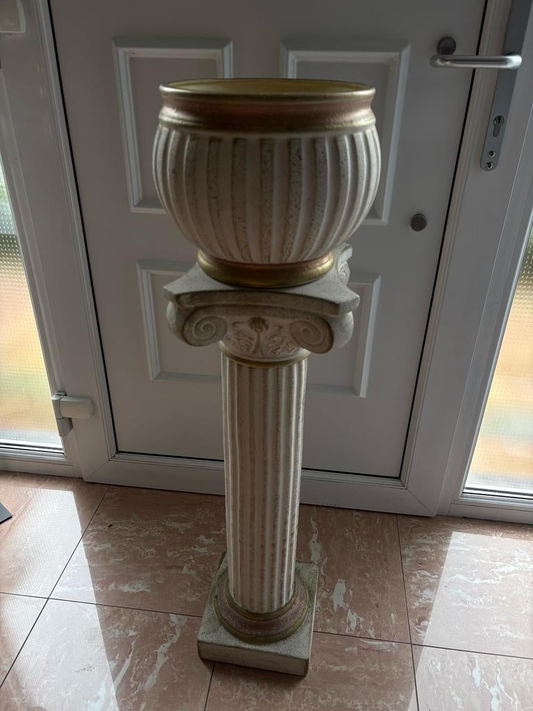 Colonne et son pot, Enlèvement