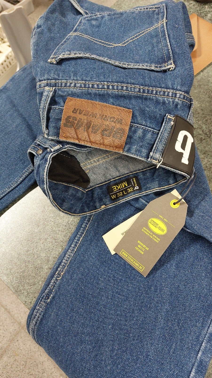 Werkbroek nog nieuw 15euro, Ophalen