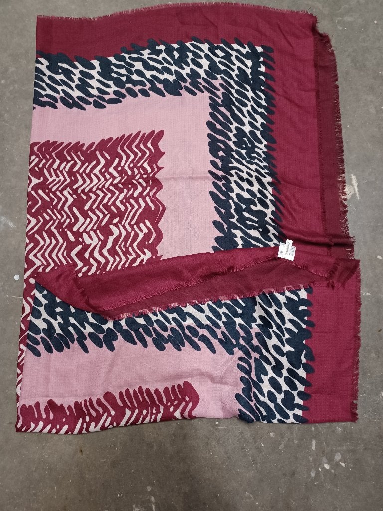 sjaal damart  paars roze zwart, Kleding | Dames, Damart, Ophalen of Verzenden, Zo goed als nieuw, Sjaal