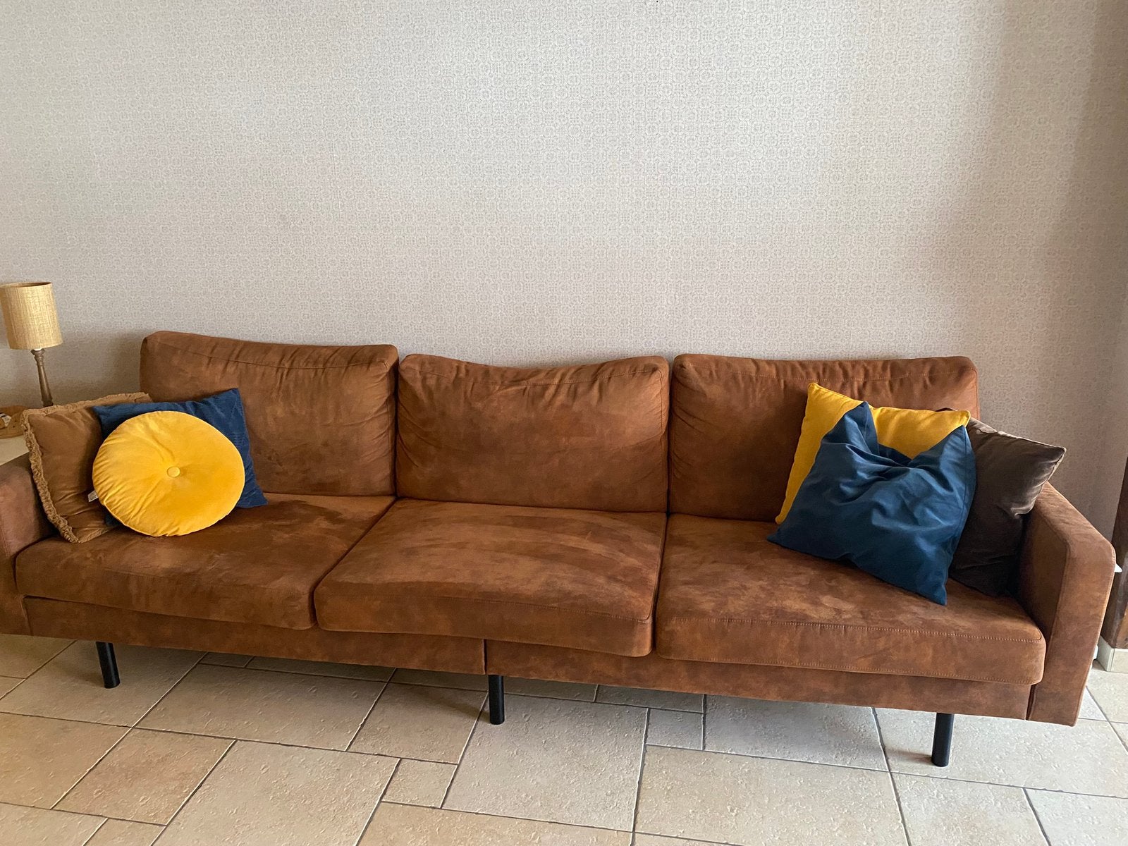 Bruine suede driezit, Huis en Inrichting, Zetels | Zetels, Ophalen, Zo goed als nieuw