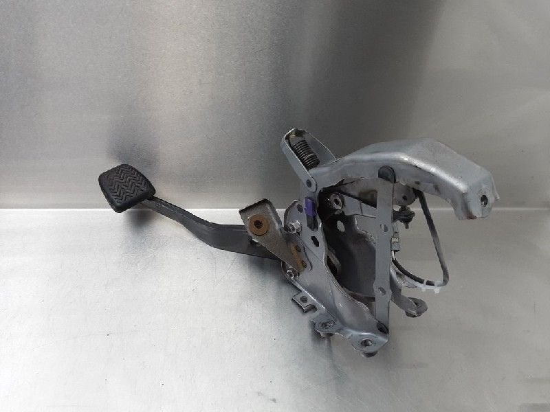 KOPPELINGSPEDAAL ABS Toyota RAV4 (A3) (01-2005/06-2013), Gebruikt, Toyota