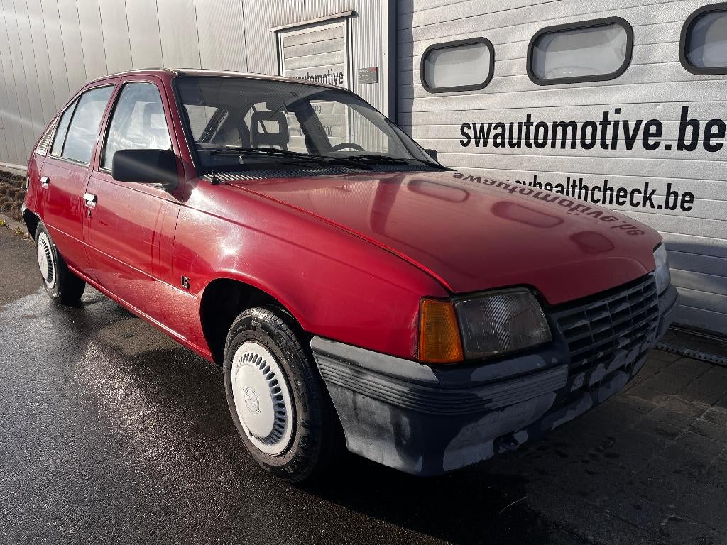 Opel Kadett 1,6 Benzine 90 pk - 66 kw / 1986 - Oldtimer, Autos, Opel, Rouge, Entreprise, Kadett, https://public.car-pass.be/vhr/2872f0f6-9c3b-4d8f-9046-9faf7401a3b4
