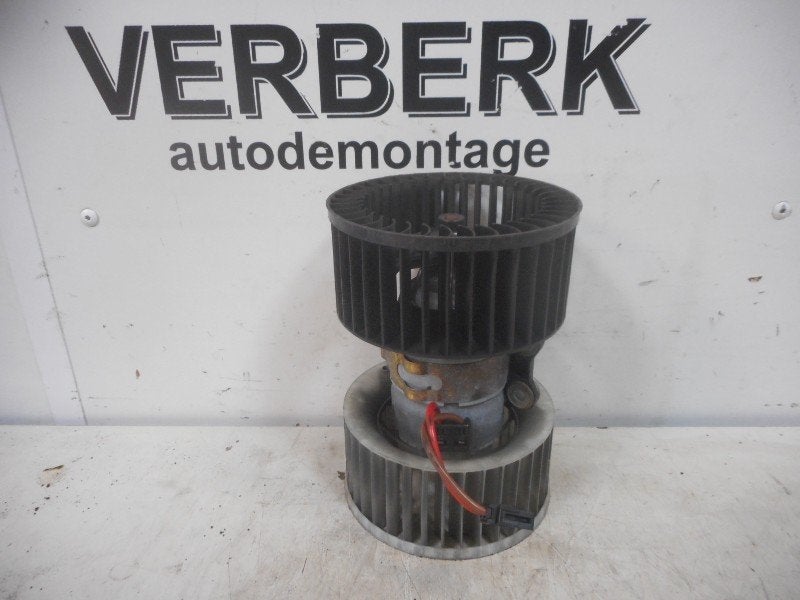 KACHEL VENTILATORMOTOR BMW 3 serie Compact (E46 / 5), Robert Bosch AG, Gebruikt, BMW, Robert-Bosch-Allee 1
74232  Abstatt, DE