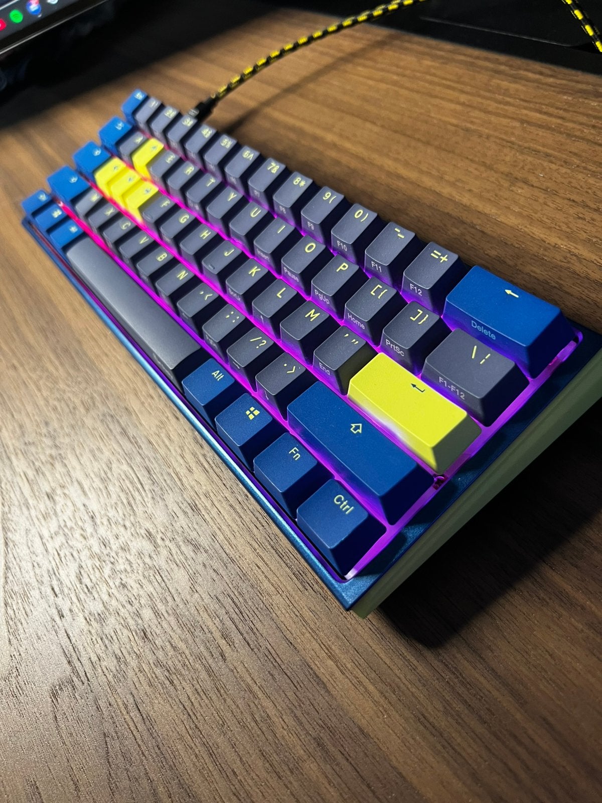 Ducky One 2 Mini - très bon etat, Informatique & Logiciels, Claviers, Clavier gamer, Enlèvement ou Envoi, Azerty, Comme neuf