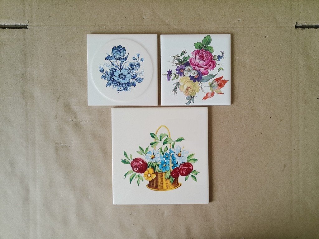 Curiosa vintage tegel met bloemen 19euro per stuk o.a. Mosa, Antiek en Kunst, Ophalen of Verzenden