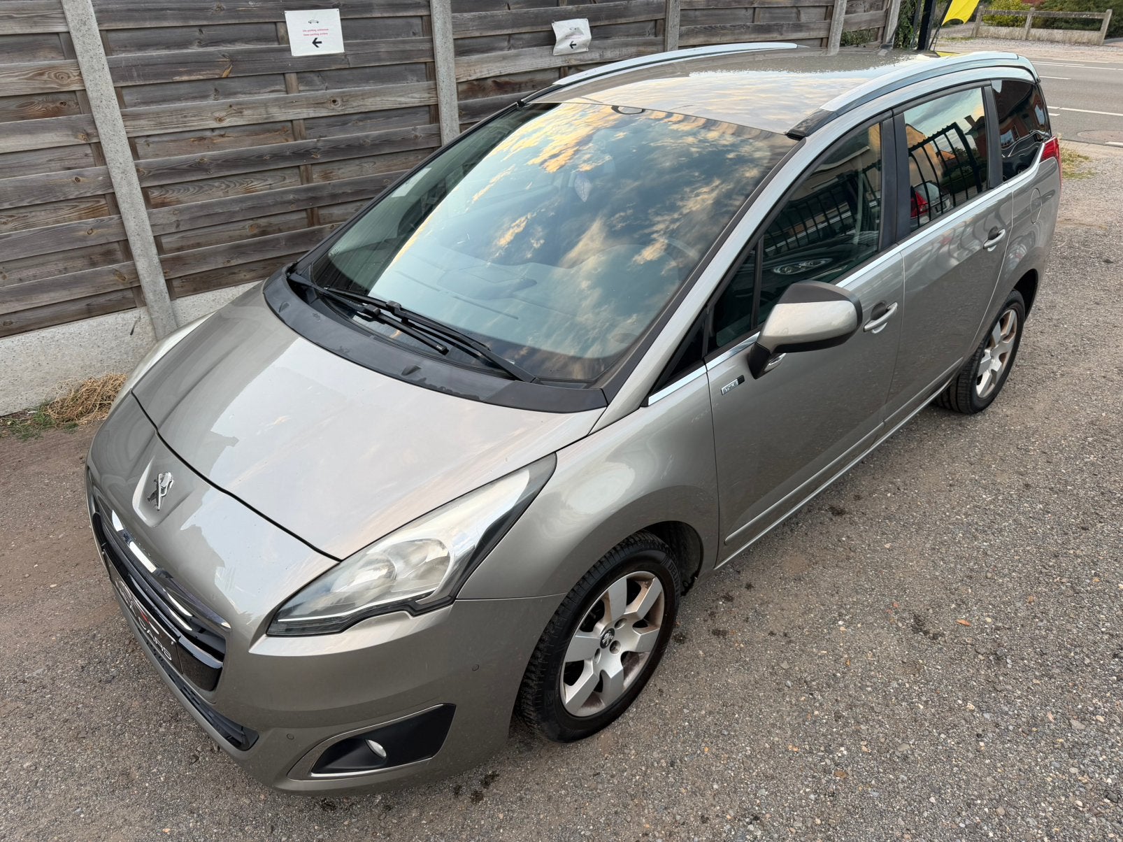Peugeot 5008 1.6hdi 2016 7pl!!!, Auto's, Peugeot, Voorwielaandrijving, Stof, Bedrijf, Te koop