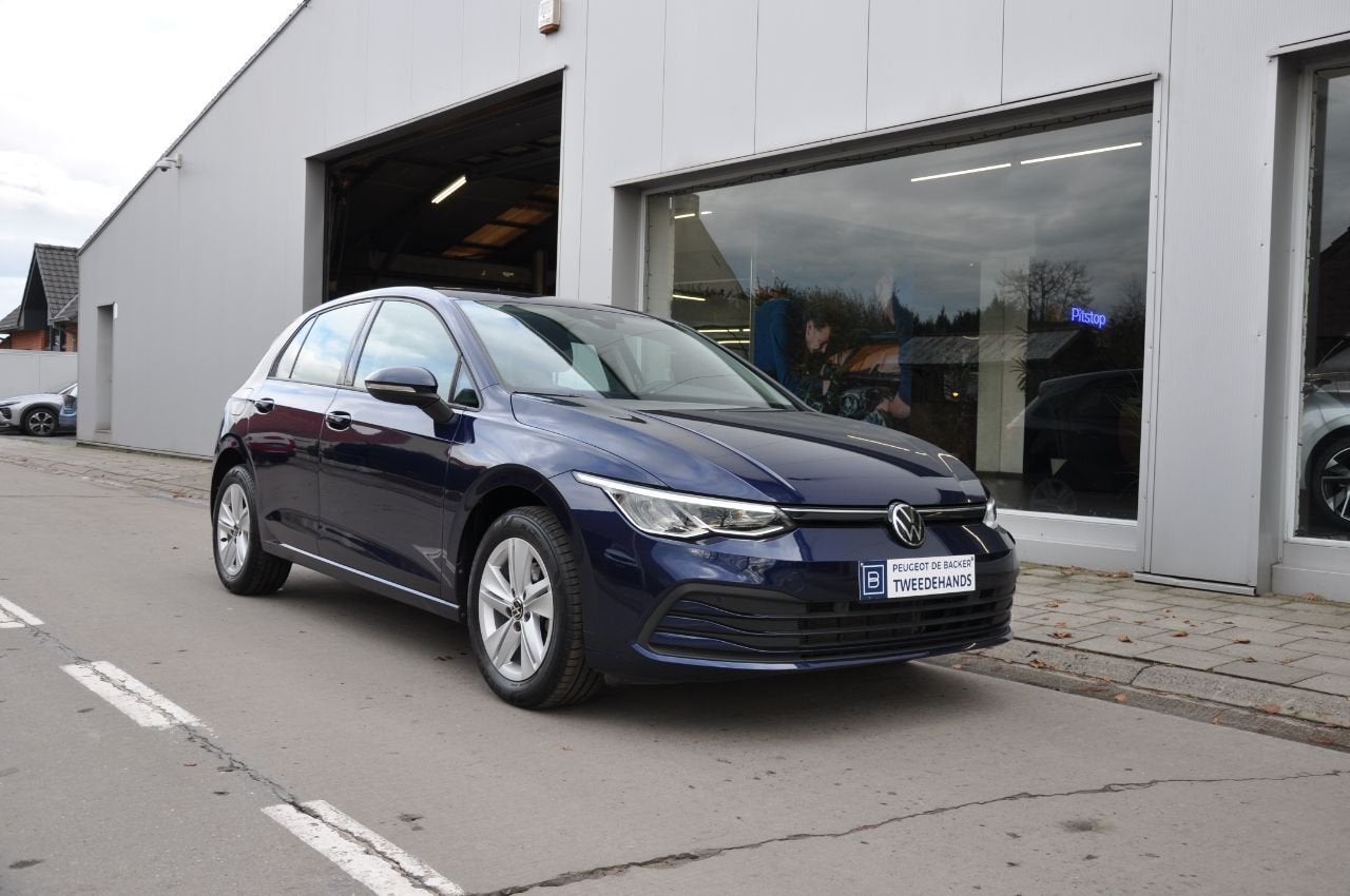 Volkswagen Golf VIII eTSI * ZEER PROPER * CAMERA * CAR PLAY, Autos, Achat, Euro 6, Carnet d'entretien, 5 portes