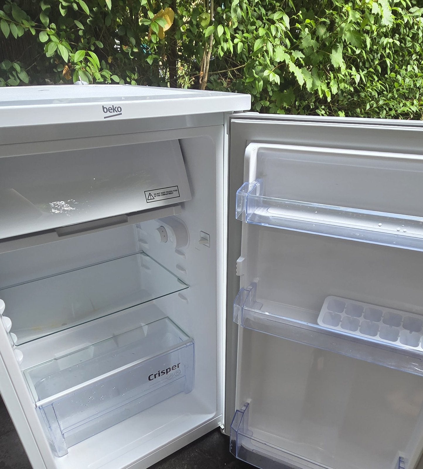 Small Beko Fridge with Freezer, Enlèvement, Comme neuf
