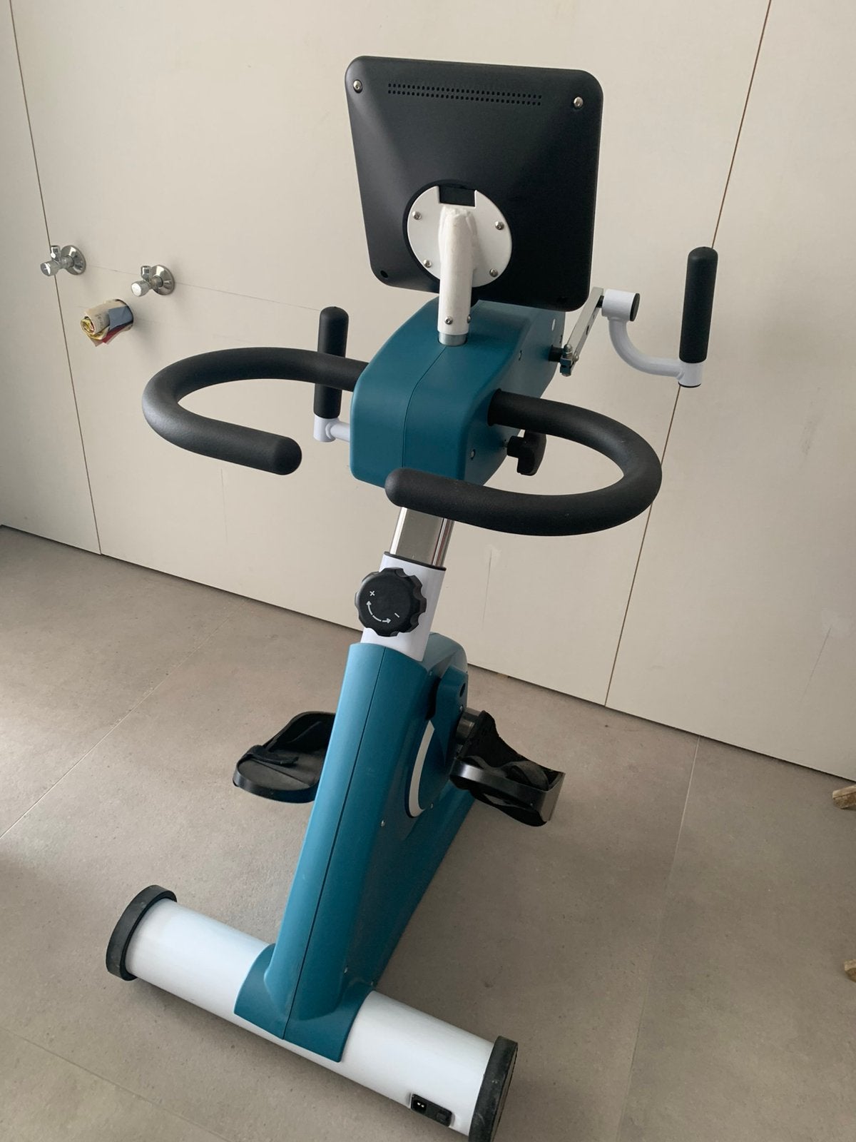 Medbike BEEN en ARM trainer actief + passieve modus, Ophalen, Zo goed als nieuw, Metaal, Hometrainer