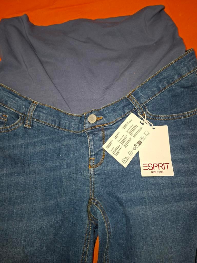 Pantalon grossesse, Enlèvement