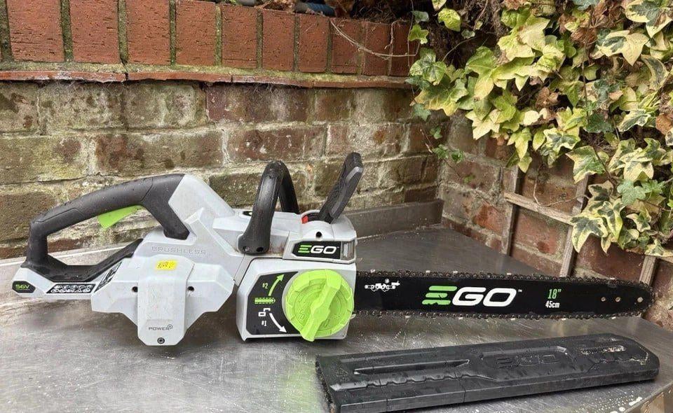 Scie à chaîne à accu EGO CS1800, Jardin & Terrasse, Taille-haies, Comme neuf, Batterie, Enlèvement ou Envoi
