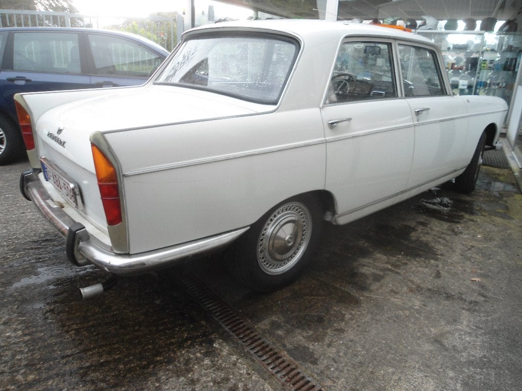 Peugeot 404 benzine van 1966, is origineel, Achterwielaandrijving, 50 kW, 1600 cc, Alcantara