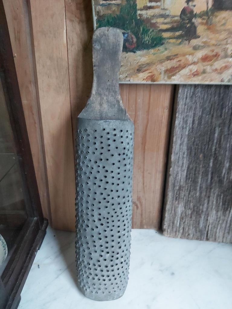 Mooie zeer grote oude (keuken) rasp 43cm, Antiek en Kunst, Ophalen of Verzenden