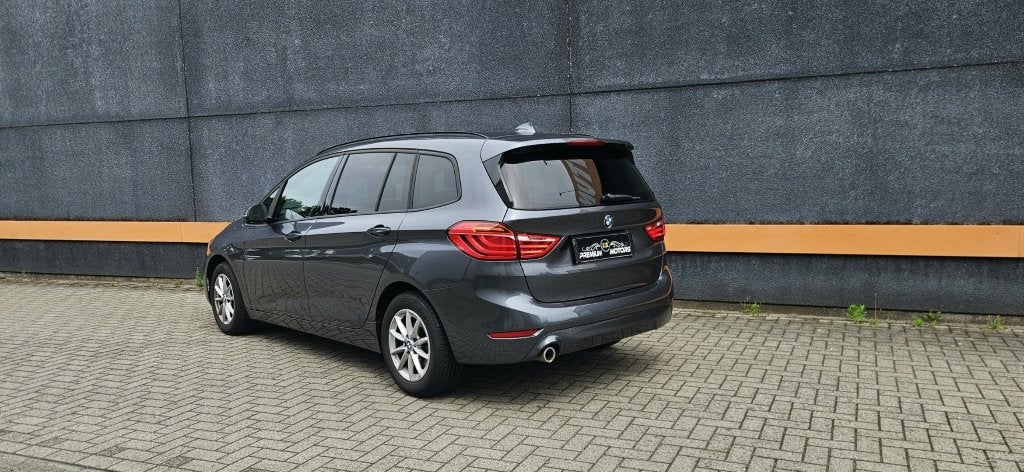 BMW 218iA Gran Tourer /NAVI/LED/PARKPILOT/1 EIG* IN TOPSTAAT, Auto's, Dealer onderhouden, Euro 6, 124 g/km, https://public.car-pass.be/vhr/cd86a6f9-3fec-4f2e-b09b-bf7b8209e8d2