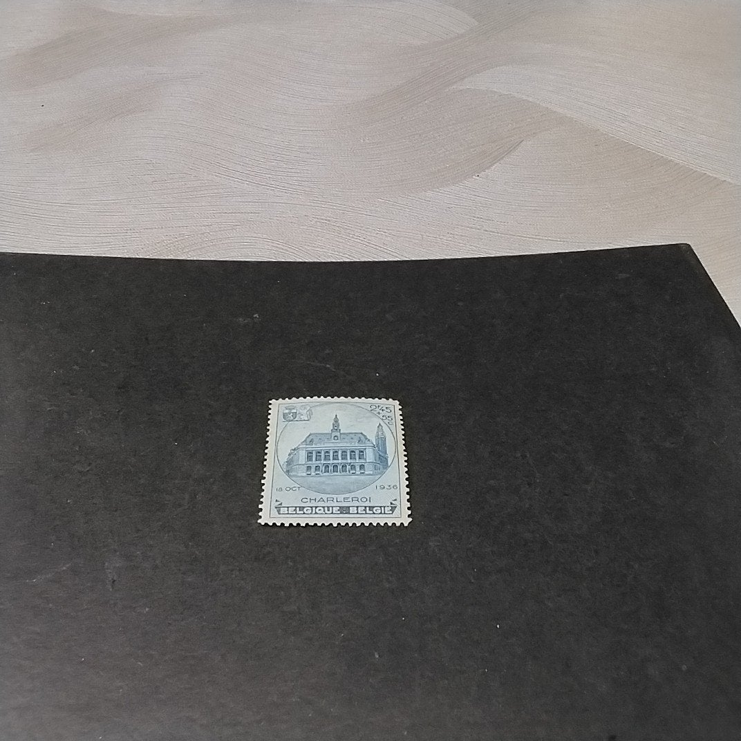 Charnière BELGIUM 437 avec encoche 45,00€, Enlèvement ou Envoi