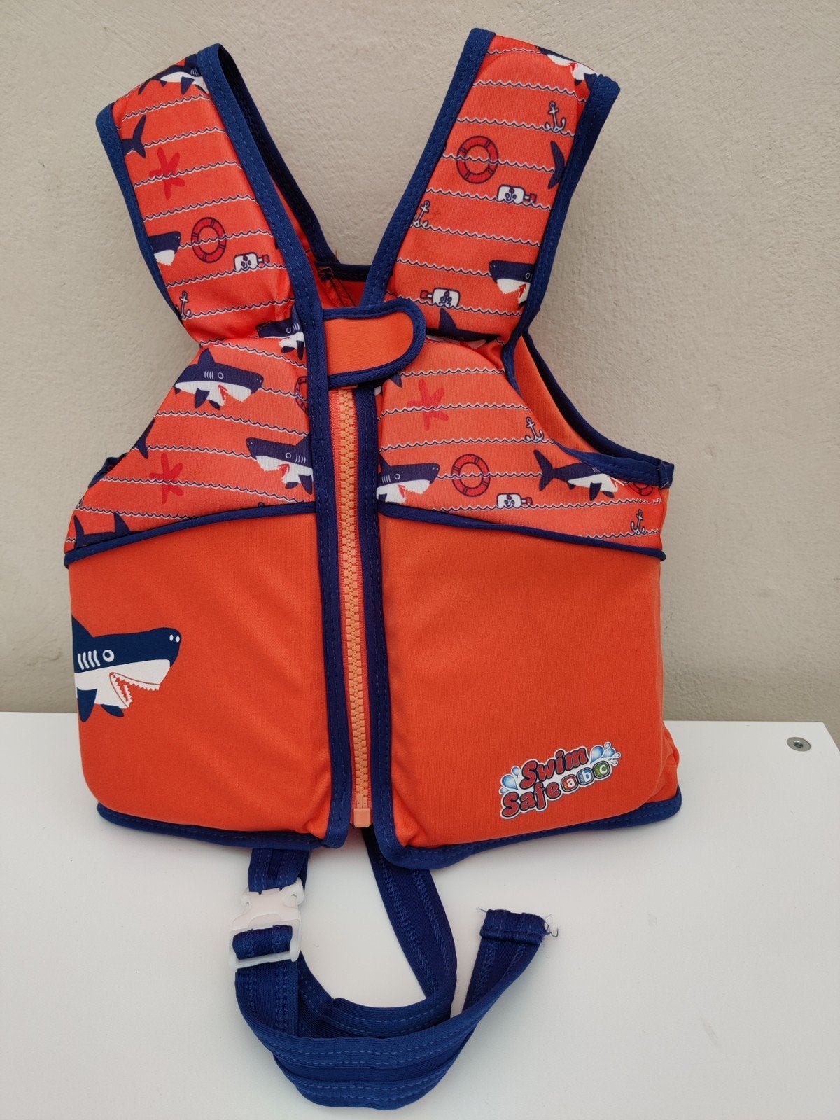 Zwemvestje kind 18-30 kg (hier kleiner gedragen), Kinderen en Baby's, Kinderkleding | Kinder-zwemkleding, Ophalen, Gebruikt, Jongen of Meisje