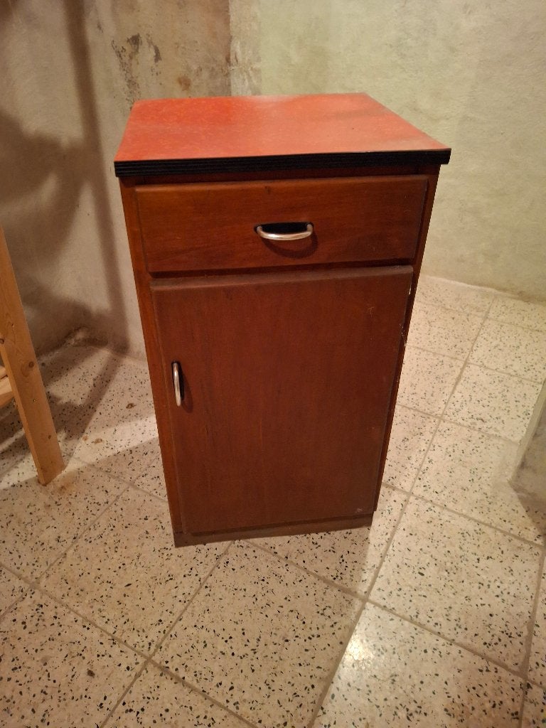 Vintage kastje 1965, Ophalen