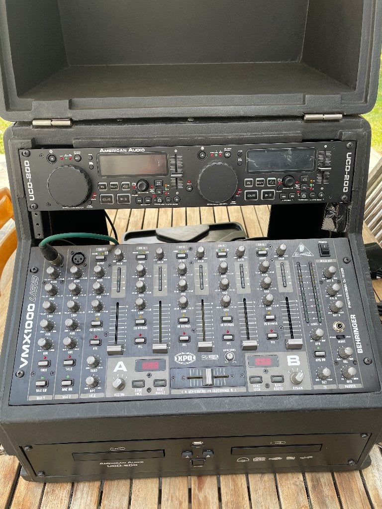 Discobar (als nieuw), tafelmix, CD/USB-speler, flightcase, Ophalen, Zo goed als nieuw, Overige merken