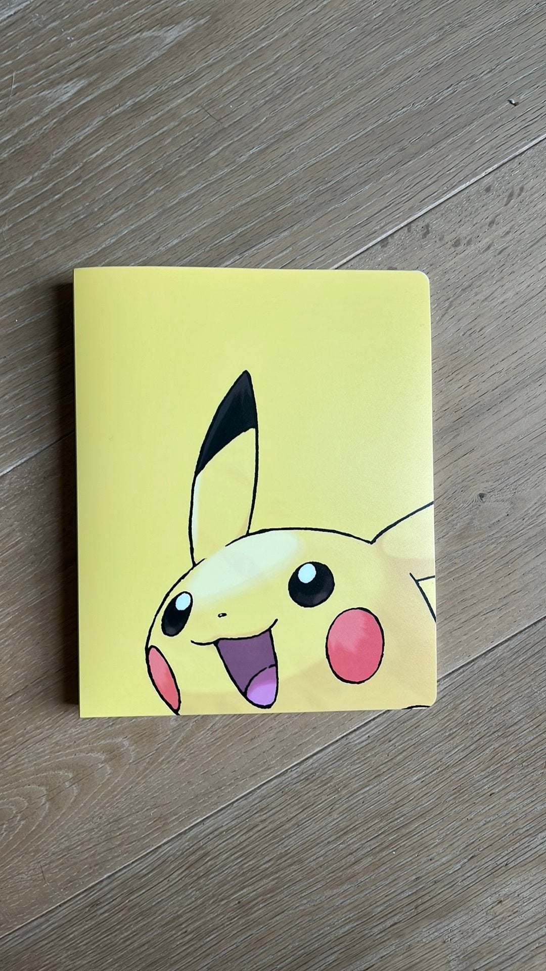 Binder - ultra pro Pokemon TCG Pikachu, Hobby en Vrije tijd, Verzamelkaartspellen | Pokémon, Ophalen of Verzenden, Nieuw