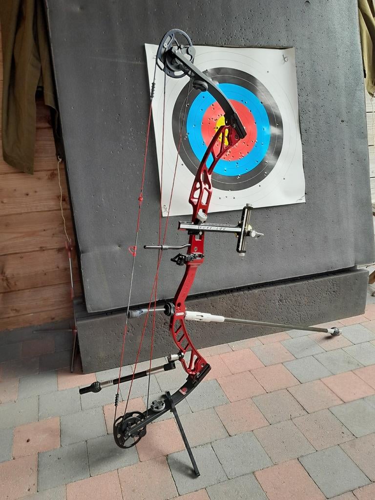 Elite Victory 40-50  pond, Sport en Fitness, Handboogschieten, Ophalen