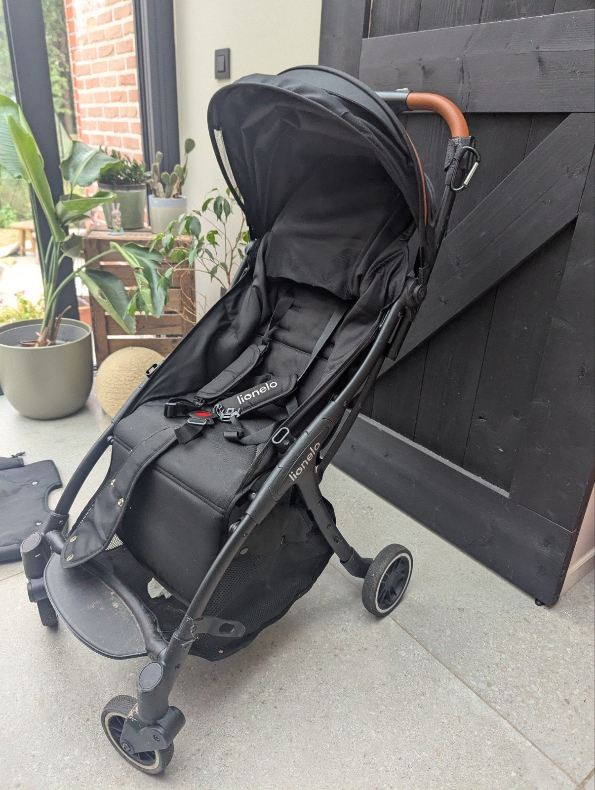 Buggy kinderwagen Lionelo, Ophalen, Zo goed als nieuw, Verstelbare rugleuning