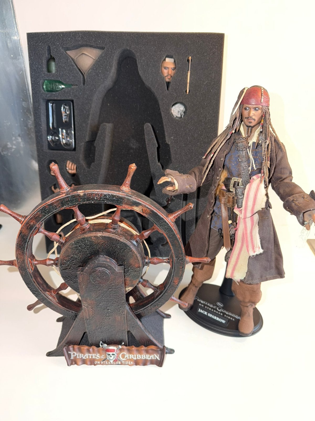 Hot Toys Jack Sparrow pirates of the: on stranger tides, Verzamelen, Ophalen of Verzenden, Zo goed als nieuw