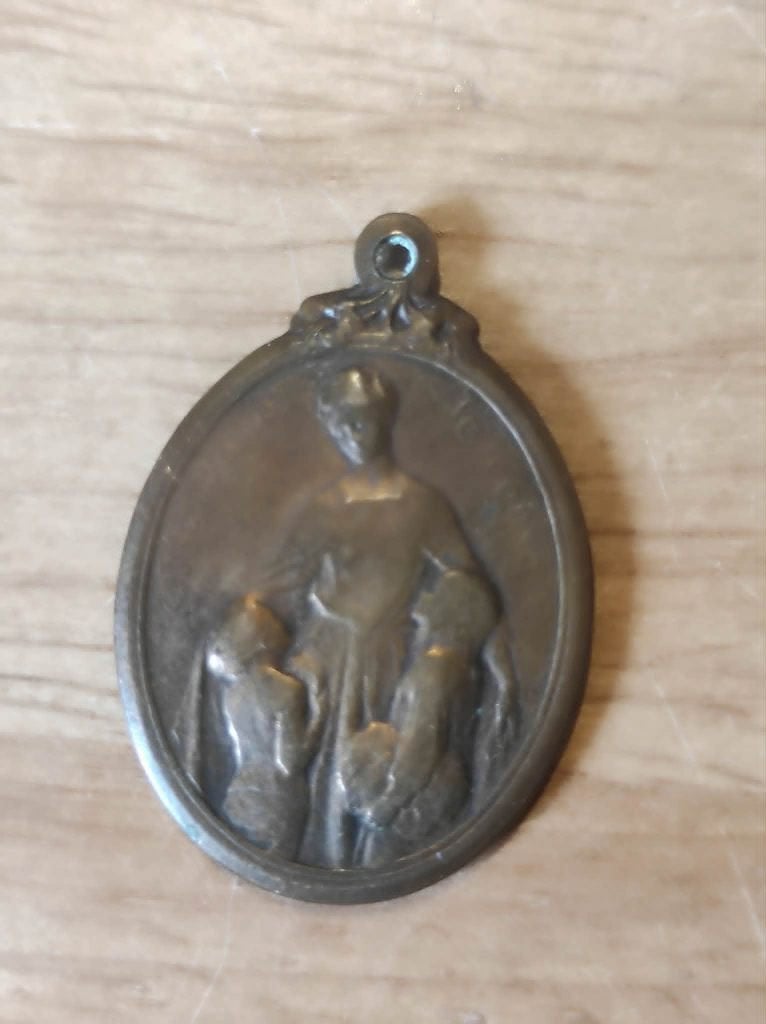 Medaille „De Weesbloem” 1917, Verzamelen, Ophalen of Verzenden, Overige soorten, Lintje, Medaille of Wings