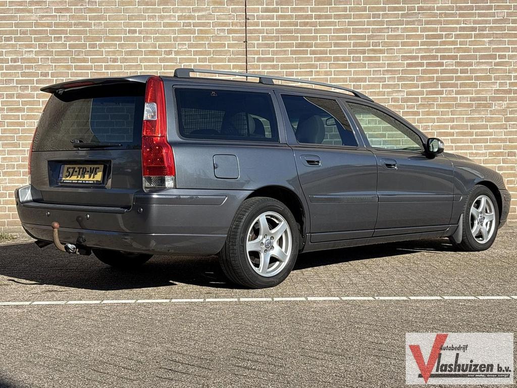 Volvo V70 2.4D Edition Classic | Leder | Climate | Cruise |, Auto's, Volvo, V70, Parkeersensor, 172 g/km, Zilver of Grijs