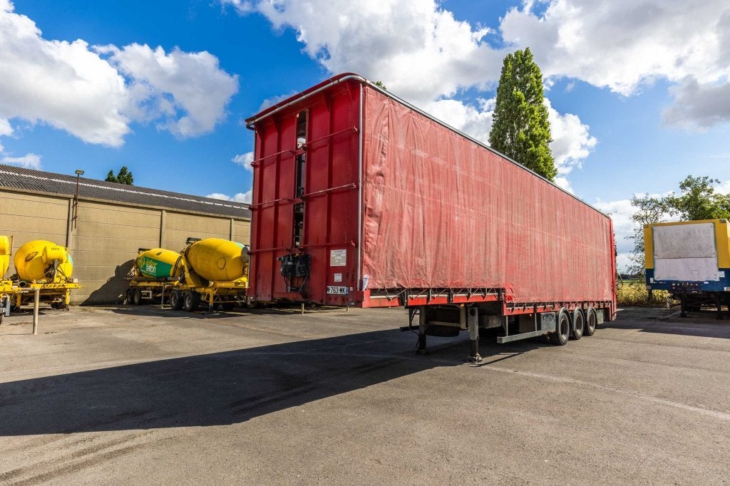 Lecitrailer CUELLO CISNE 3E-RD+DOUBLE ETAGE+DHOLLANDIA 2TON, Achat, Entreprise, Autres carburants, Remorques et Semi-remorques