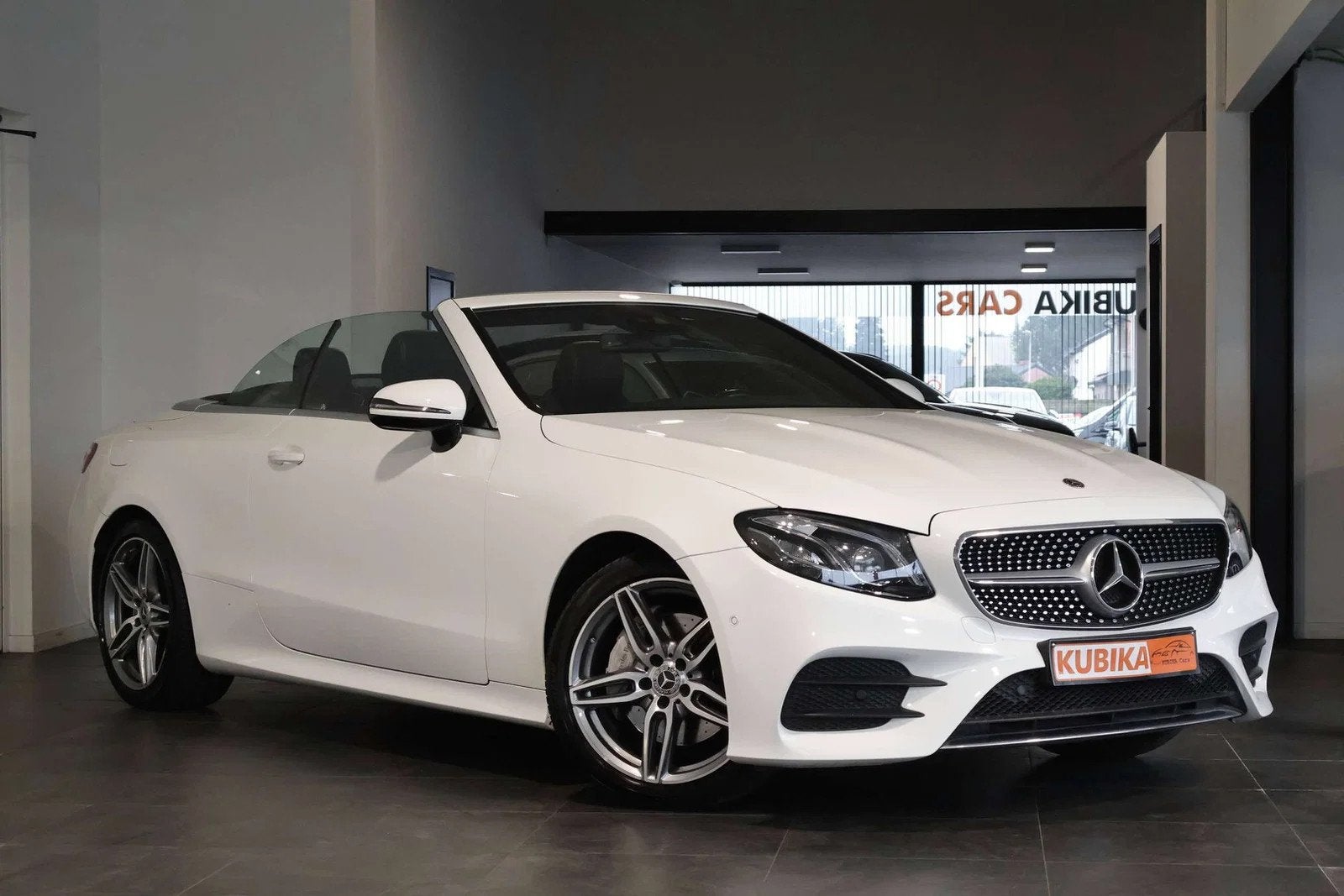 Mercedes-Benz E-Class 200 CABRIOLET E 200 AMG-Line CruiseC Z, Auto's, Automaat, Gebruikt, 4 cilinders, 1796 cc