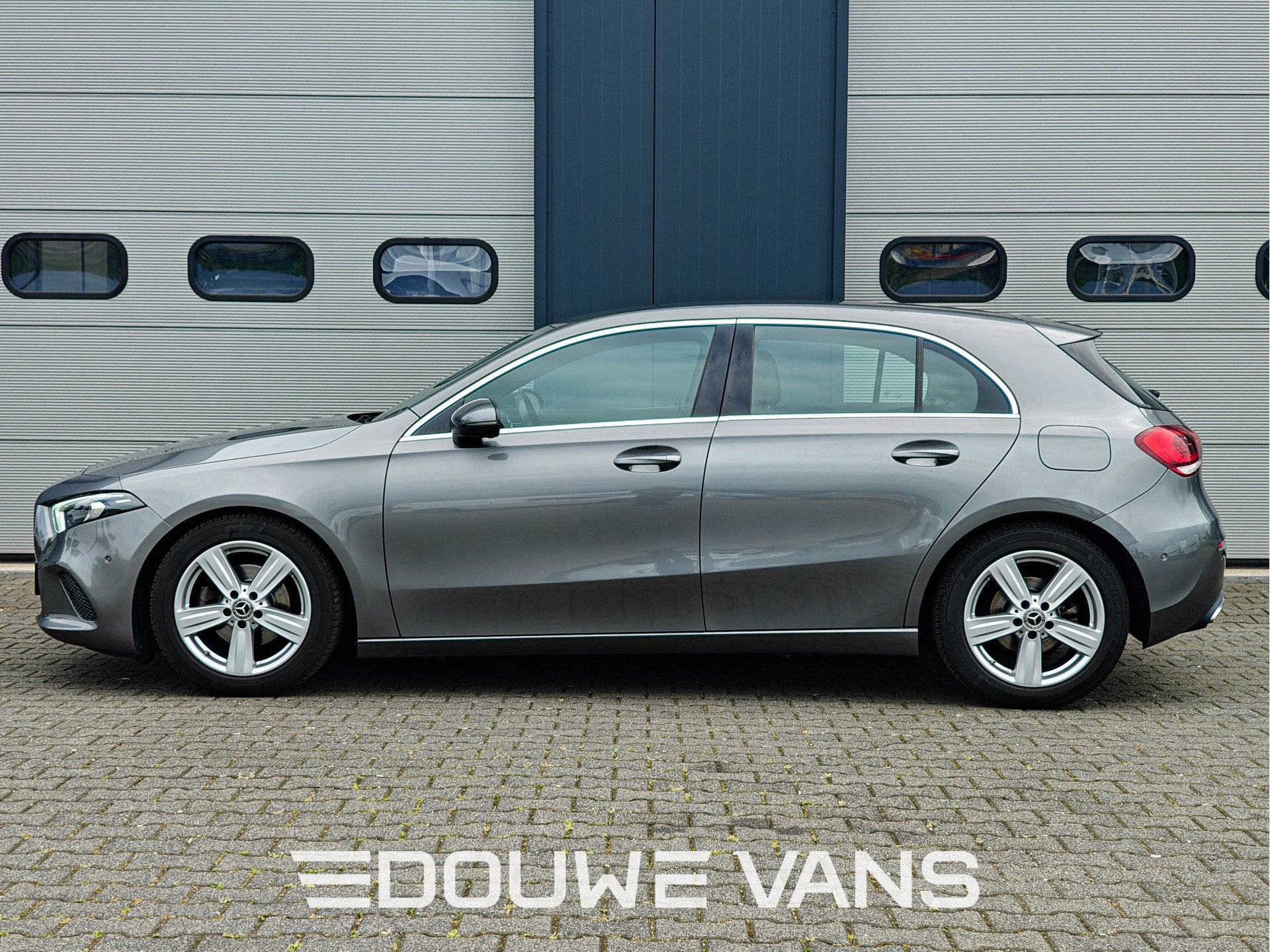 Mercedes-Benz A-Klasse 180 Automaat AmbienteVerli. Led MBUX, Auto's, Mercedes-Benz, Dealer onderhouden, Gebruikt, 4 cilinders