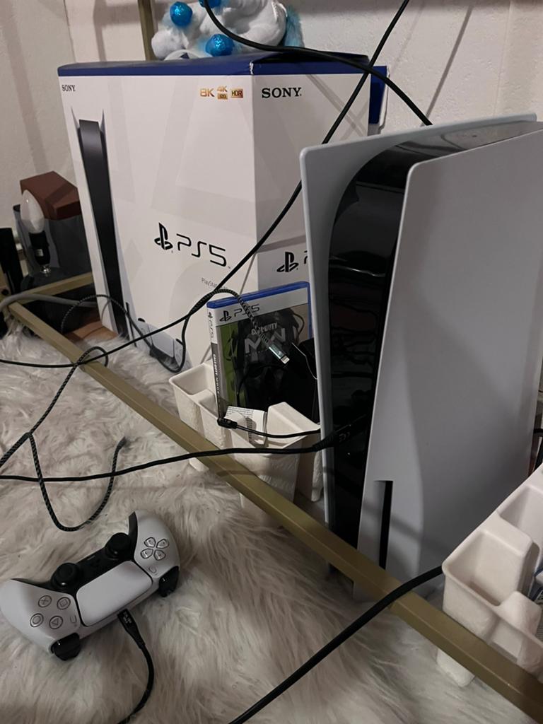 PS5 avec une manette en bon état, Informatique & Logiciels, Ordinateurs de bureau, Enlèvement, Comme neuf