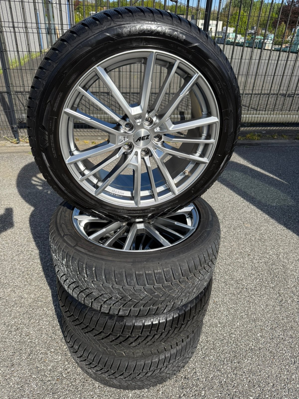 AEZ 19” lichtmetalen velgenset, Ophalen, Band(en)