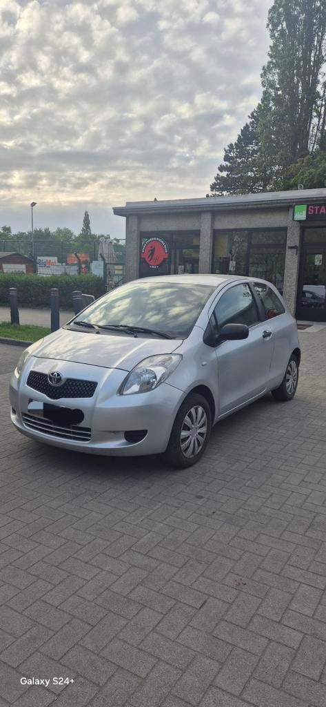 TOYOTA YARIS
1.0 ESSENCE
2008
146000KM
PAPIER OK
1950€, Autos, Particulier, Essence, Achat