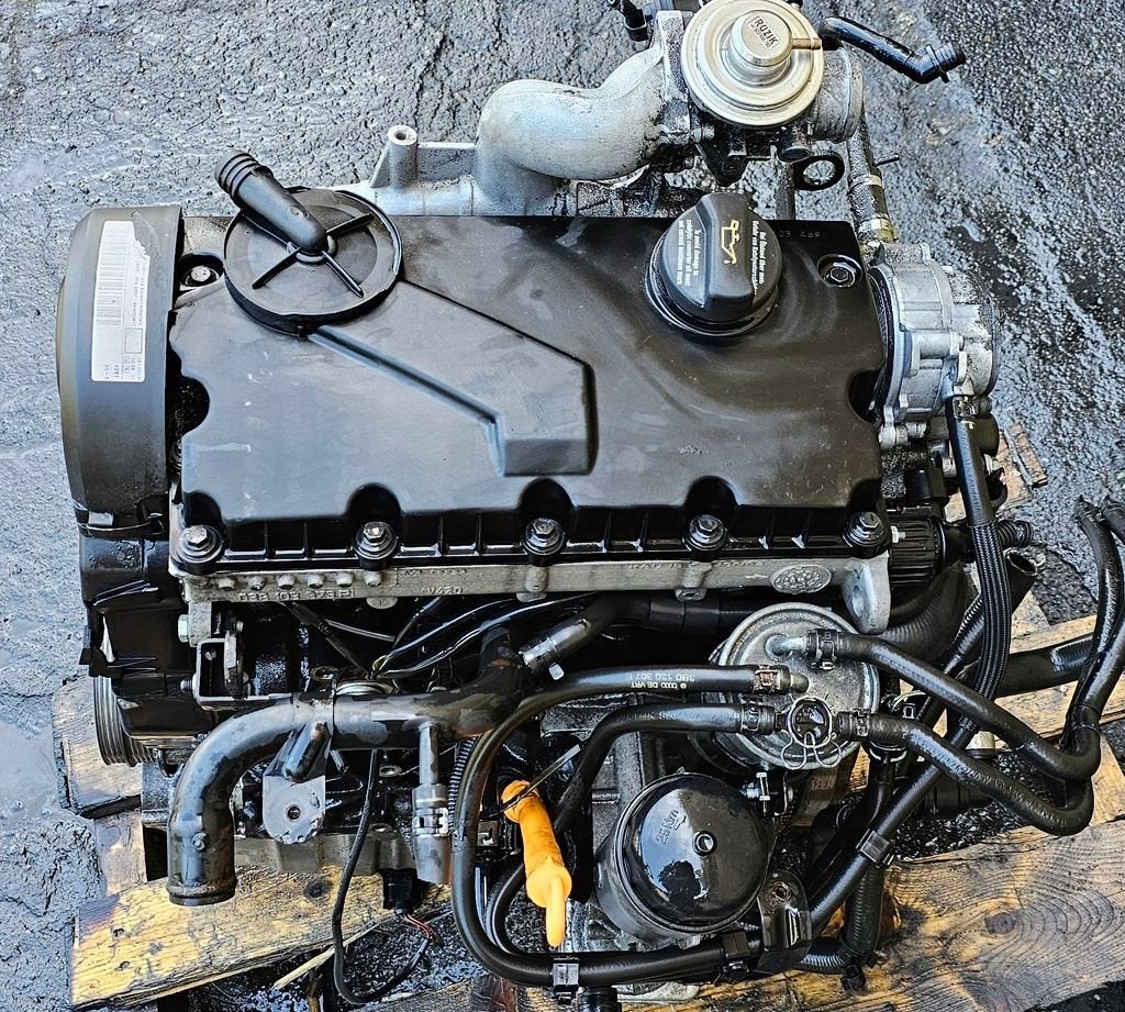 Moteur AVF Complet AUDI SUPERB VW A6 PASSAT A4 SKODA, Envoi, Utilisé, Daihatsu