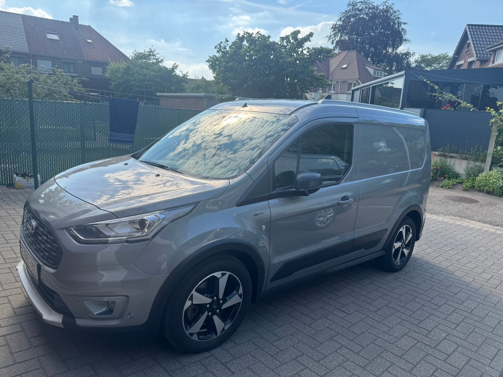 Ford transit Connect active, Auto's, Bestelwagens en Lichte vracht, Lichtsensor, Stof, Euro 6, 4 cilinders