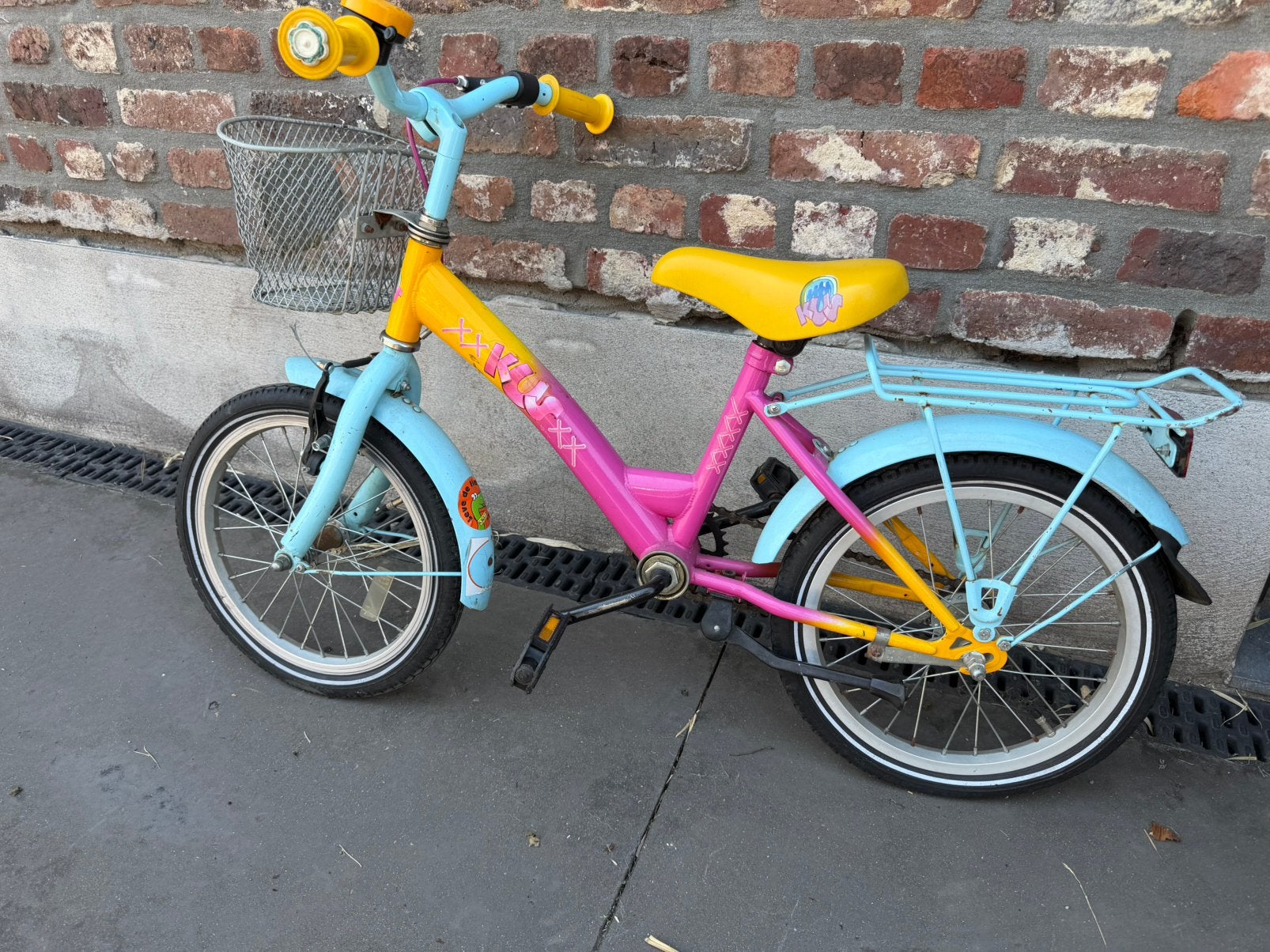 Eerste fietsje 16 inch wielen. GRATIS AF TE HALEN, Fietsen en Brommers, Ophalen, Gebruikt, Velgrem, Handrem