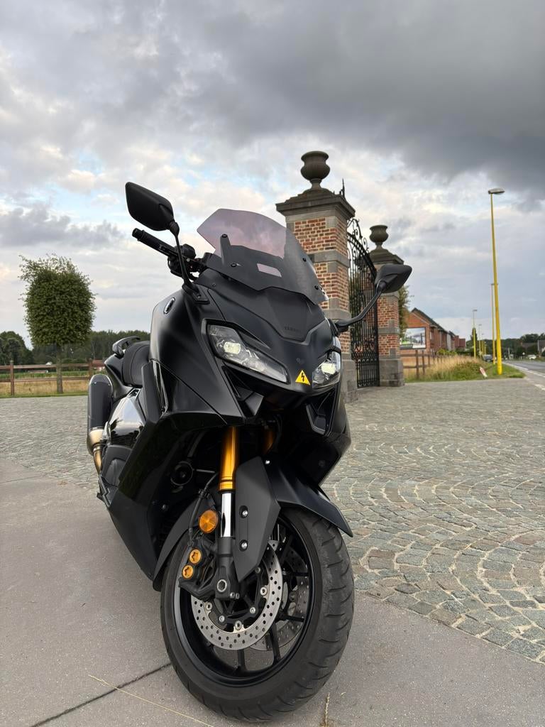 Tmax 560 Tech Max Black - 2024 - Full Option - Akrapovic, Scooter, Plus de 35 kW, 2 cylindres, Poignées chauffantes