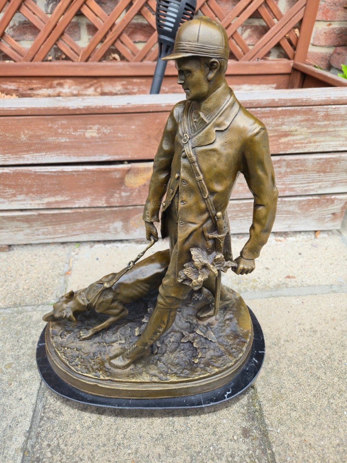 groot & zwaar bronzen beeld Jager met hond + gemerkt, Antiek en Kunst, Ophalen