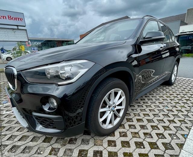 BMW X1 sDrive18i Automaat – Topstaat – Volledig onderhouden, Stof, Zwart, 5 zetels, 133 g/km