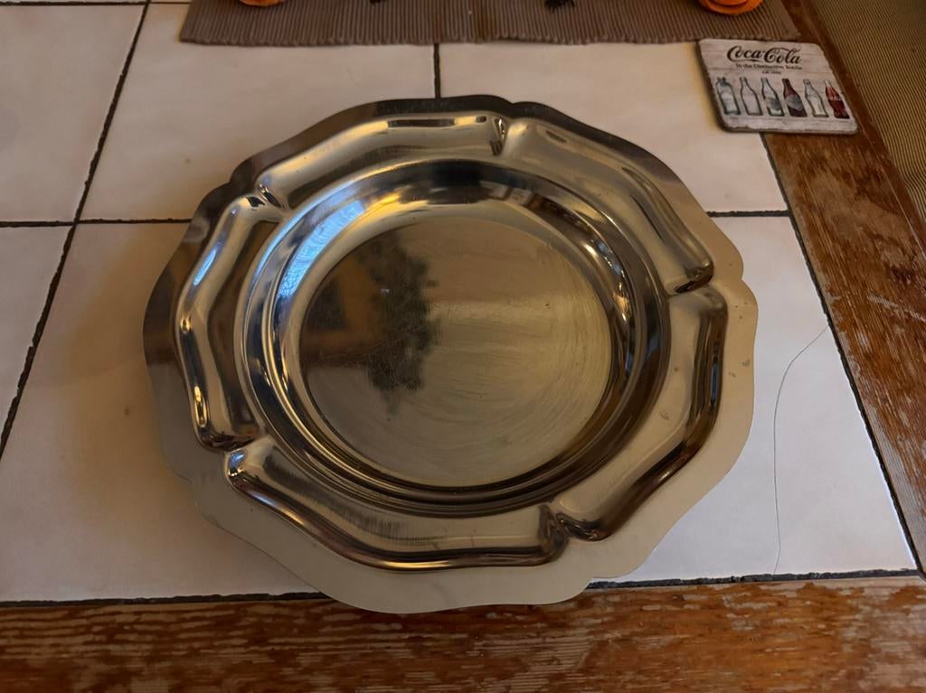 Plat argenté, Enlèvement