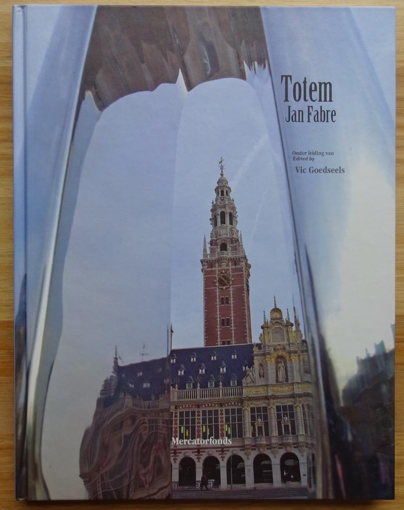 Jan Fabre, 2005, Totem, Leuven, Boeken, Kunst en Cultuur | Beeldend, Nieuw, Grafische vormgeving, Ophalen of Verzenden