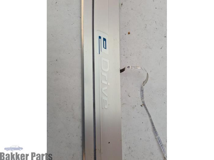 Marche-pied (list de couverture) droite d'un BMW 7-Serie, -, 3 mois de garantie, Utilisé, -
