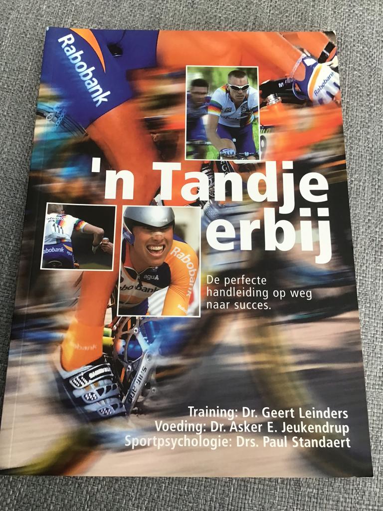 ‘n Tandje erbij ( Wielrennen), Ophalen of Verzenden, Zo goed als nieuw