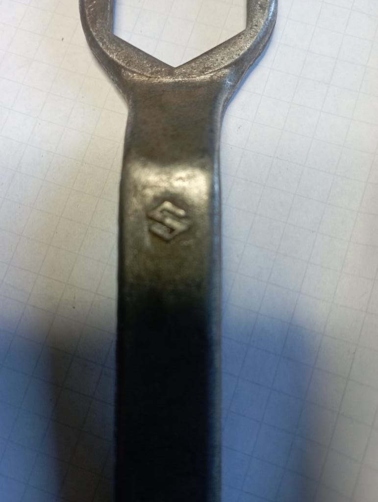 Originele Suzuki 22mm sleutel gemaakt in Japan, Antiek en Kunst, Ophalen