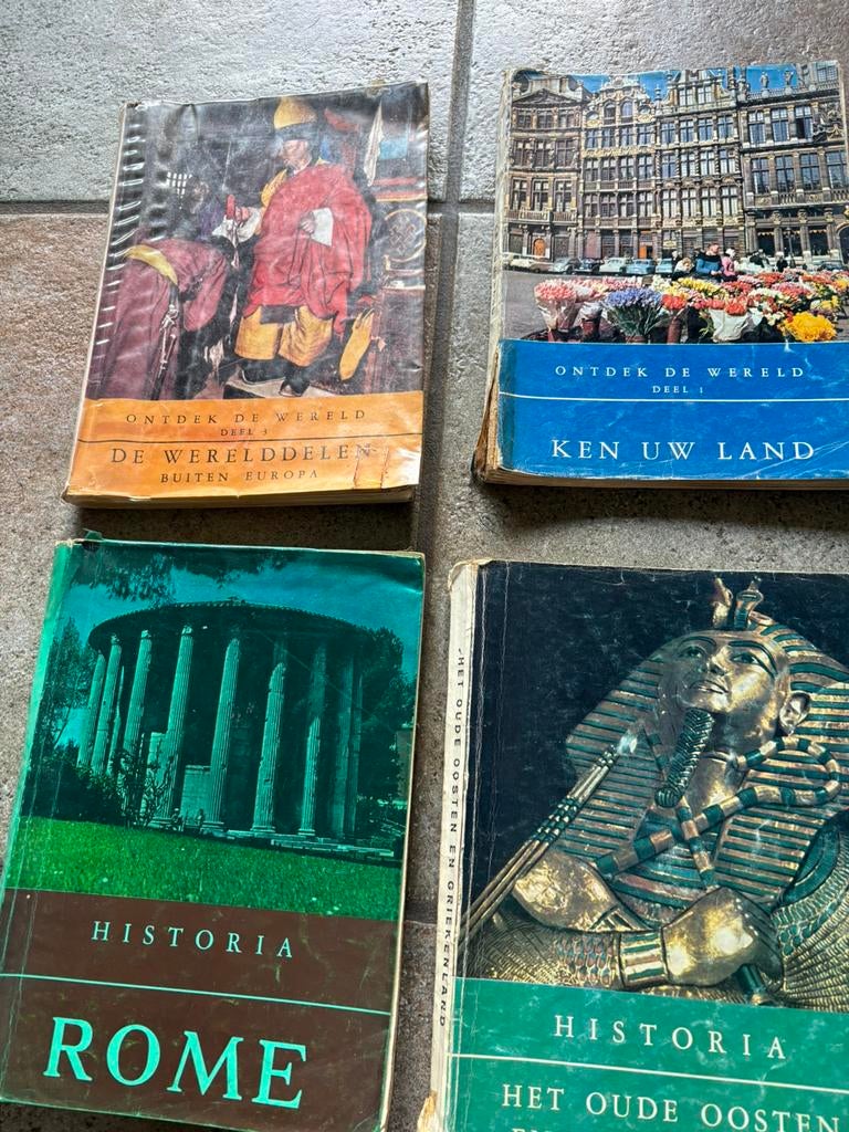 4 oude leerboeken geschiedenis, Ophalen, Gebruikt