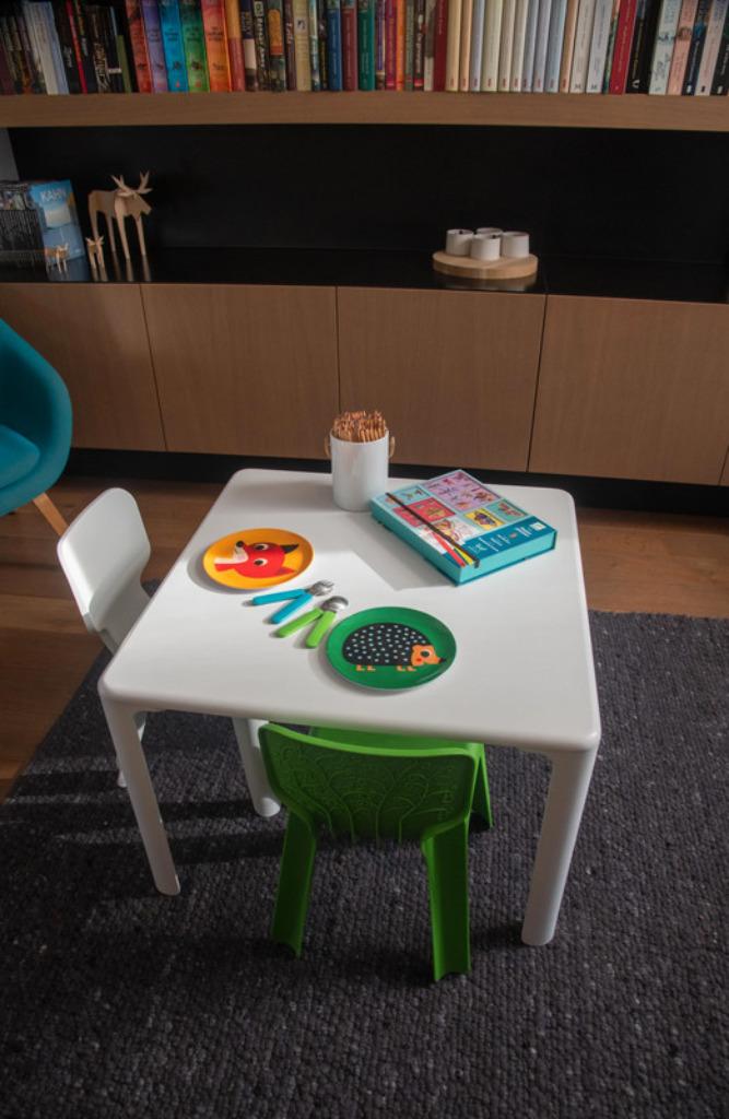 Magis Me Too kindertafeltje Linus wit met 2 bijpassende stoe, Ophalen, Zo goed als nieuw, Overige typen, Aanschuifbaar