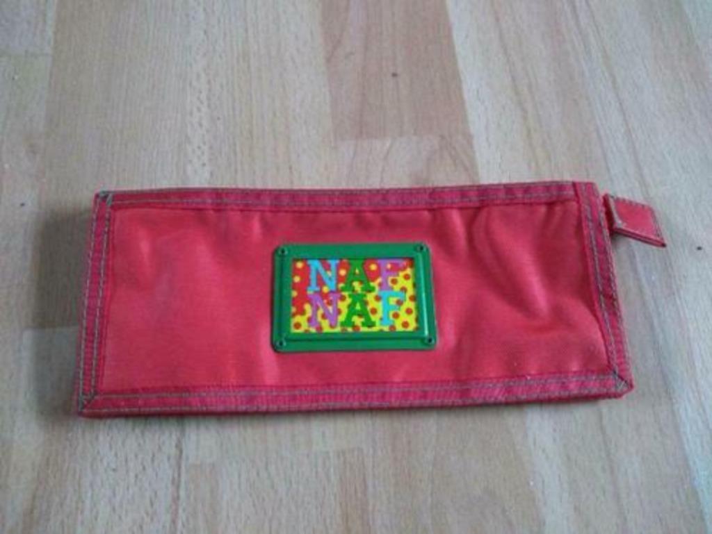 Nieuwe Naf Naf etui, Ophalen of Verzenden